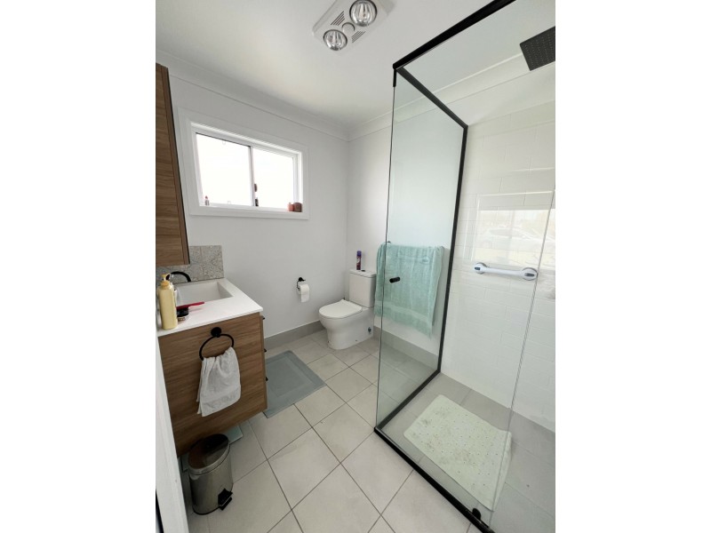 5 Farleigh Street, Old Bar NSW 2430