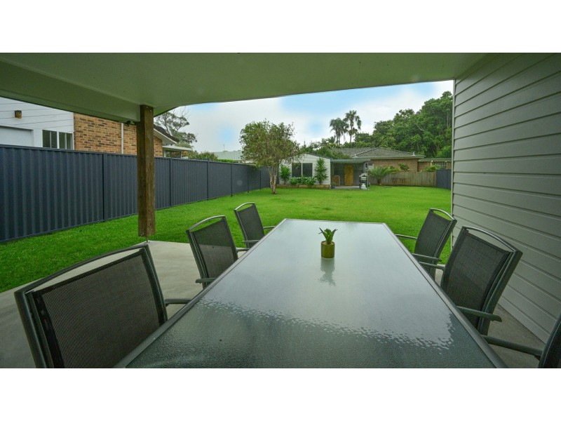 5 Farleigh Street, Old Bar NSW 2430