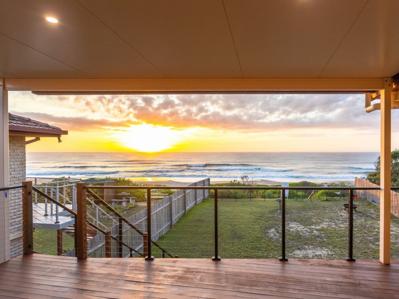 4 Lewis Street, Old Bar NSW 2430