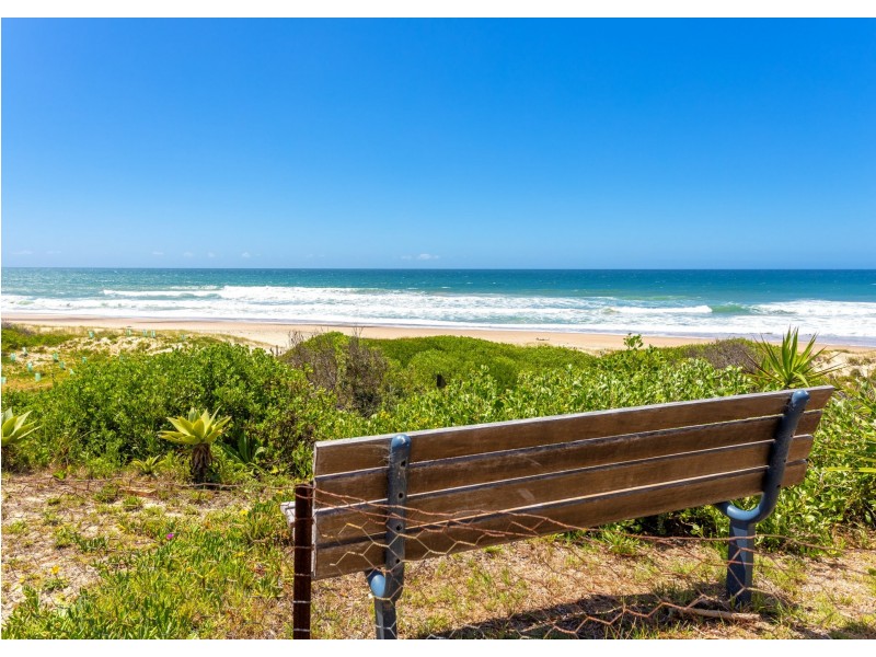 4 Lewis Street, Old Bar NSW 2430