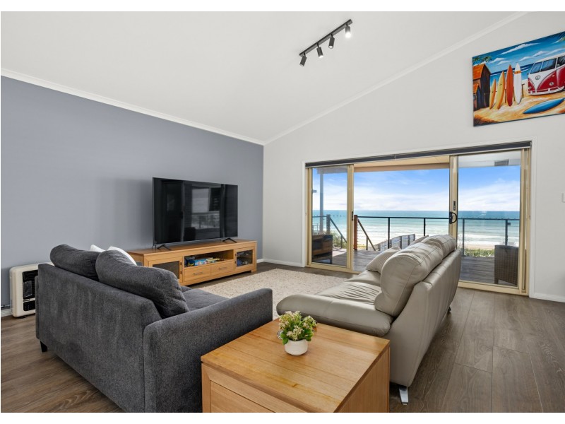 4 Lewis Street, Old Bar NSW 2430
