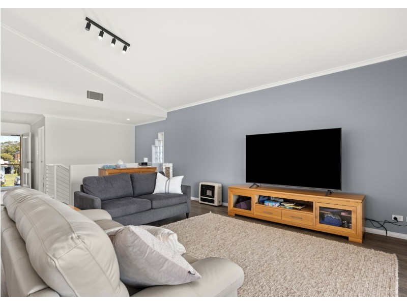 4 Lewis Street, Old Bar NSW 2430