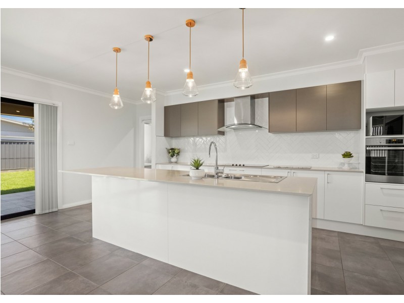 19 Tropicbird Crescent, Old Bar NSW 2430