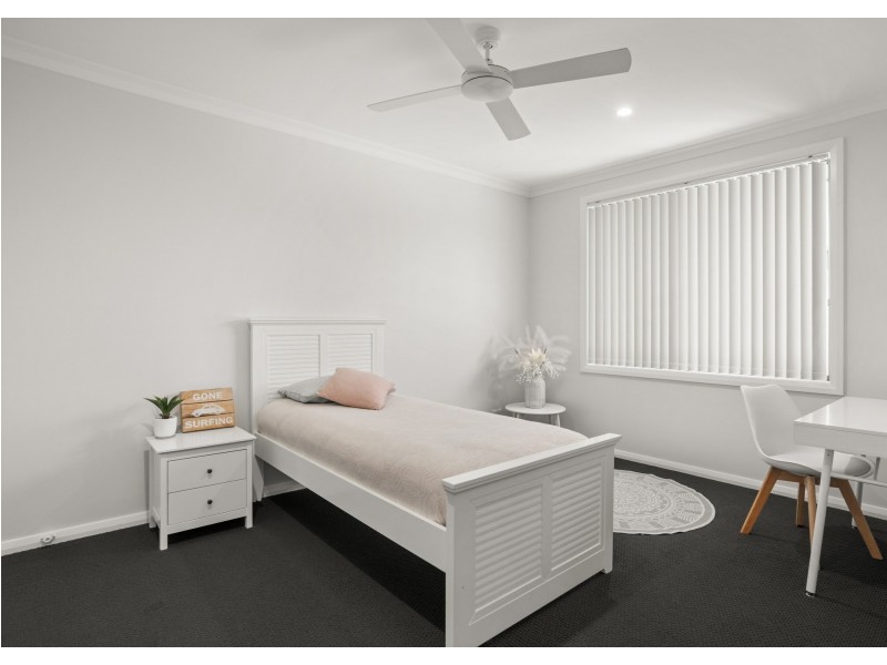 19 Tropicbird Crescent, Old Bar NSW 2430