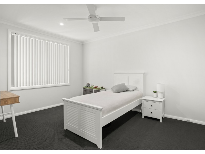 19 Tropicbird Crescent, Old Bar NSW 2430