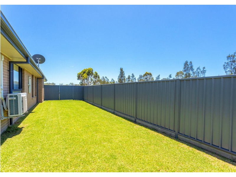19 Tropicbird Crescent, Old Bar NSW 2430