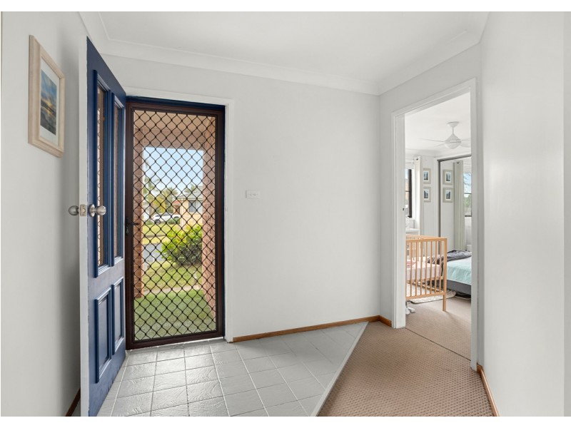 7 Kestrel Avenue, Old Bar NSW 2430