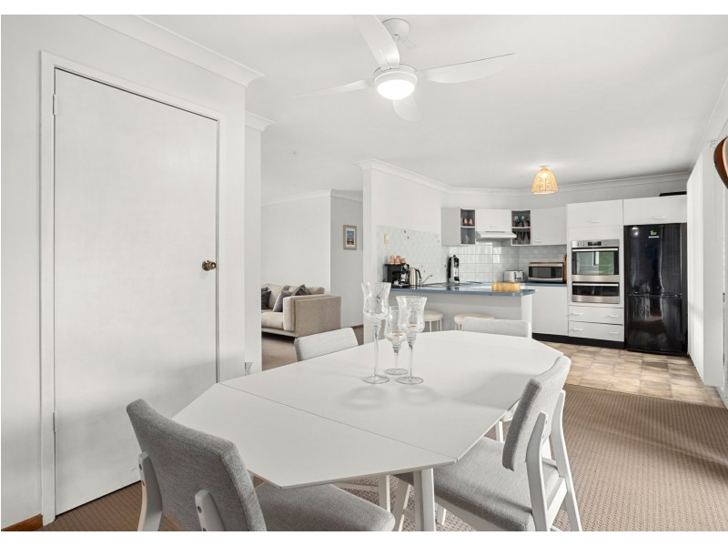 7 Kestrel Avenue, Old Bar NSW 2430