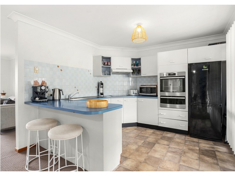 7 Kestrel Avenue, Old Bar NSW 2430