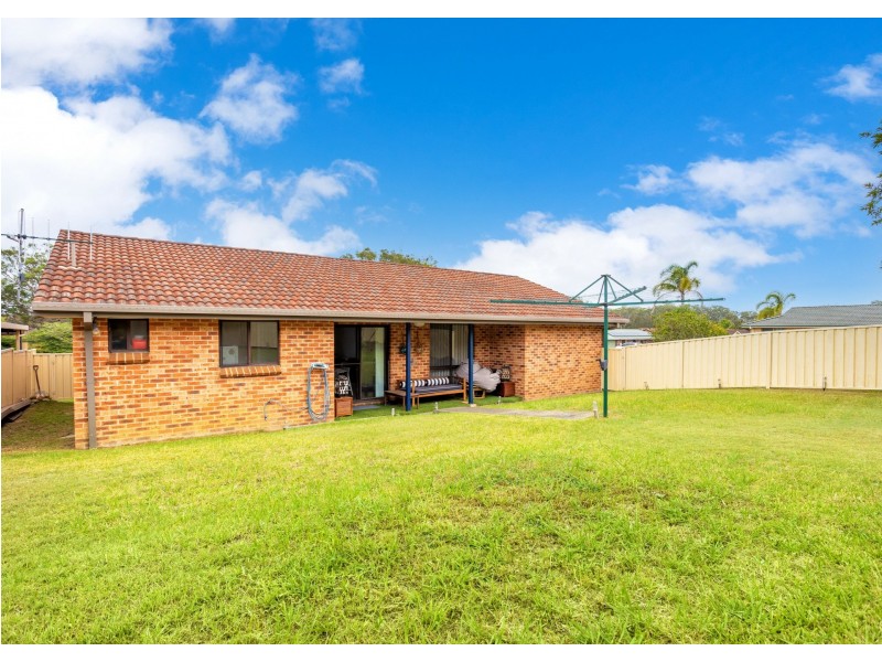 7 Kestrel Avenue, Old Bar NSW 2430