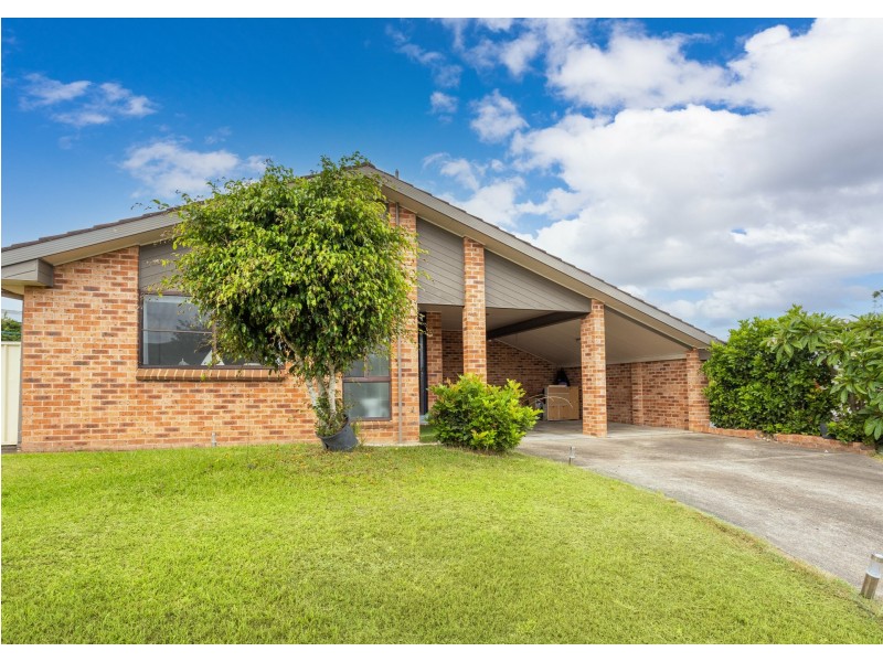 7 Kestrel Avenue, Old Bar NSW 2430