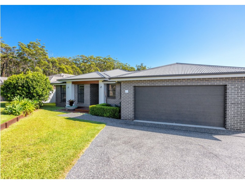 7 Kadungle Close, Wallabi Point NSW 2430