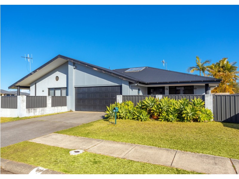 2 Greenbank Way, Old Bar NSW 2430