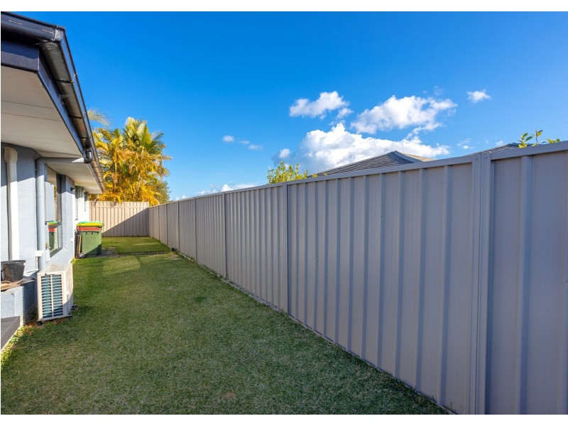 2 Greenbank Way, Old Bar NSW 2430