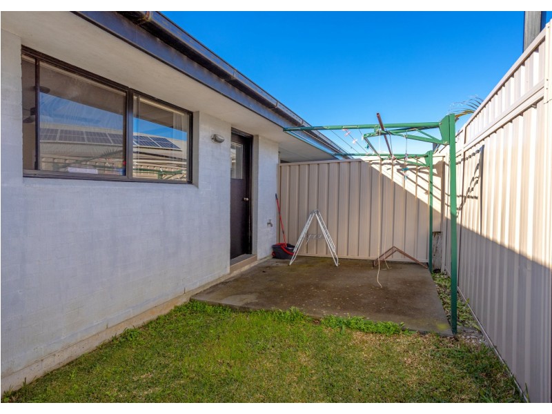 2 Greenbank Way, Old Bar NSW 2430