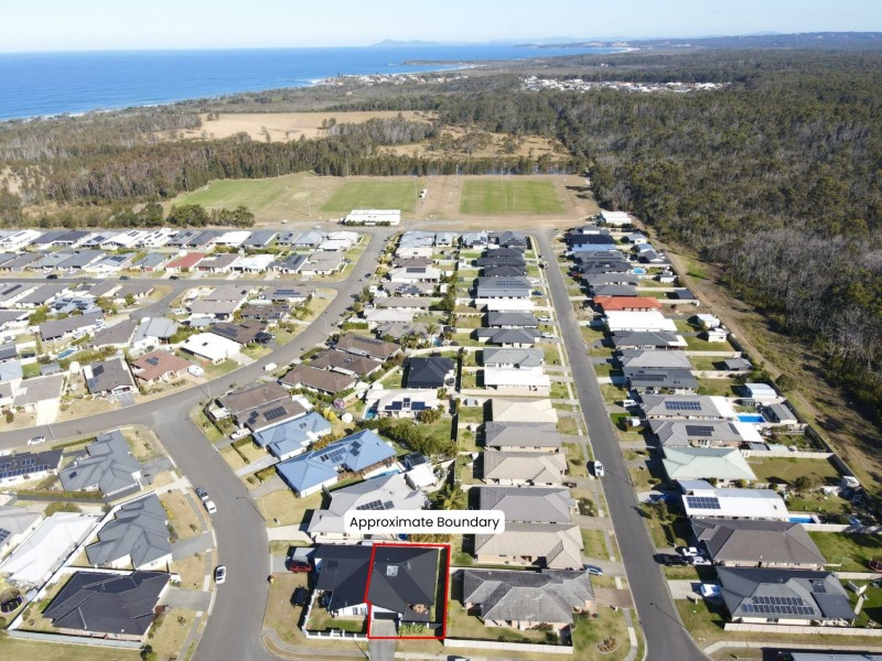 2 Greenbank Way, Old Bar NSW 2430