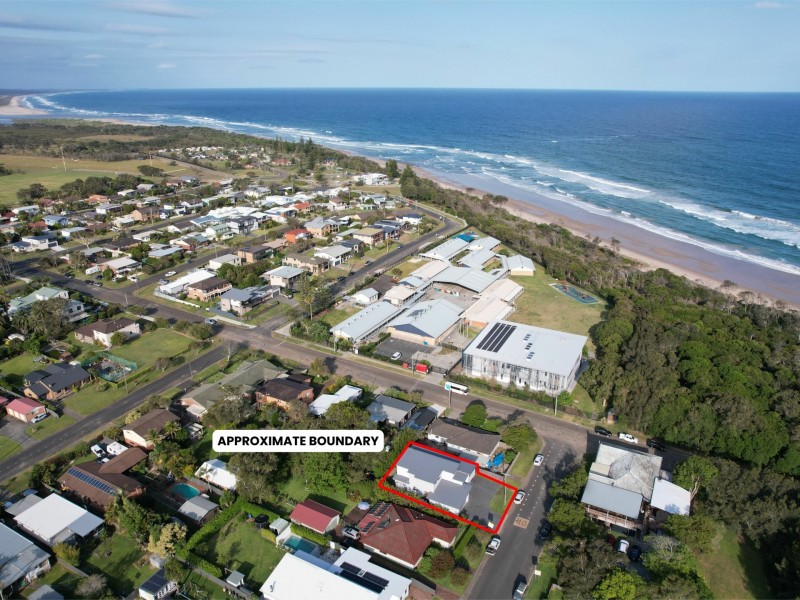 1 Clerke Street, Old Bar NSW 2430