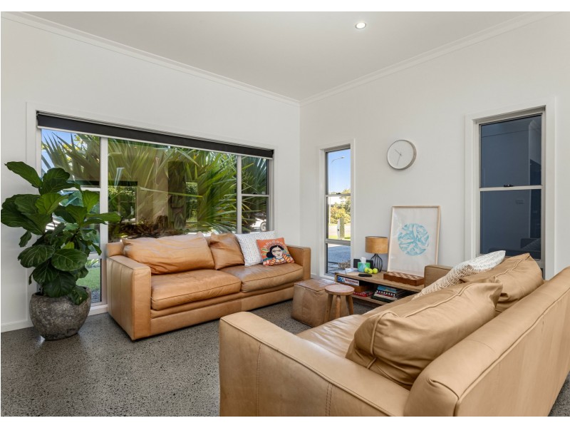 9 Shantull Drive, Wallabi Point NSW 2430