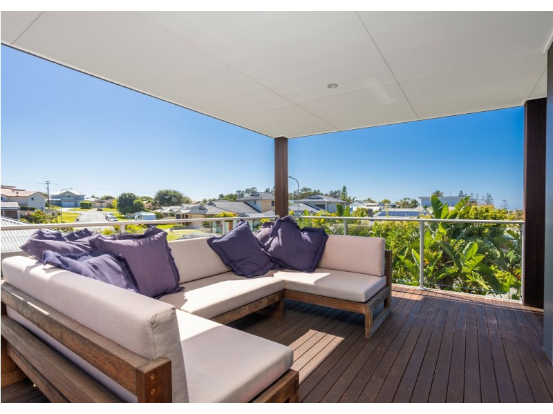 9 Shantull Drive, Wallabi Point NSW 2430