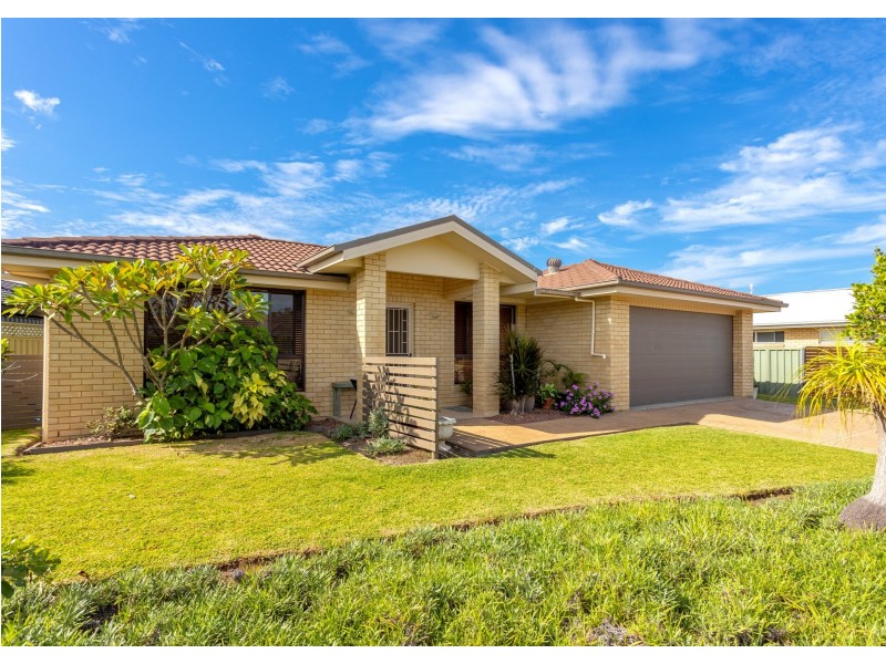 49 Bluehaven Drive, Old Bar NSW 2430