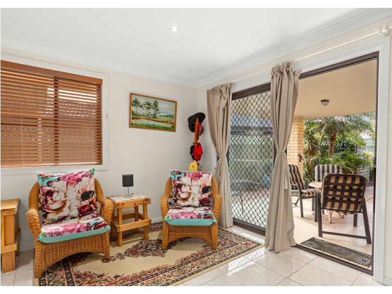 49 Bluehaven Drive, Old Bar NSW 2430