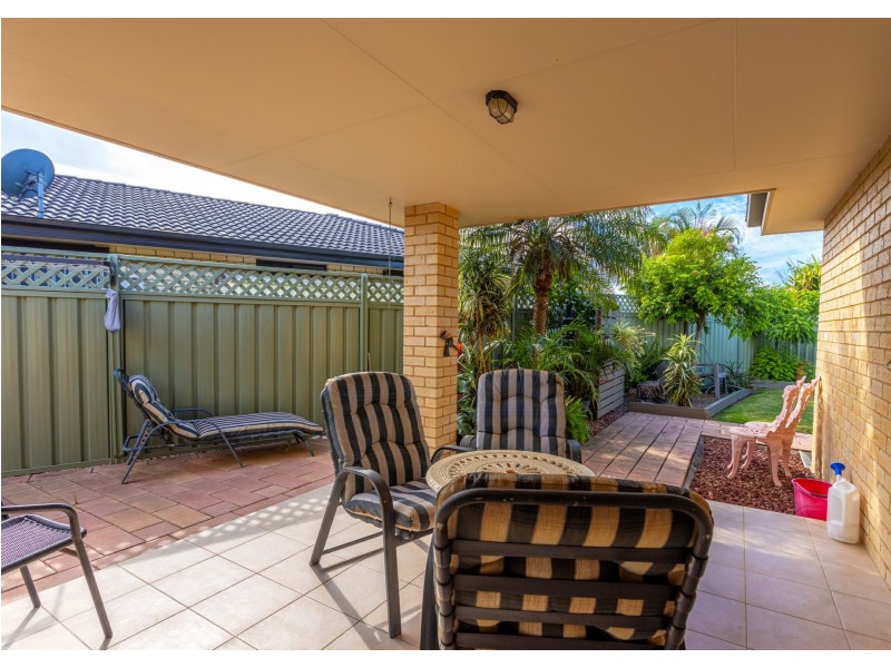 49 Bluehaven Drive, Old Bar NSW 2430