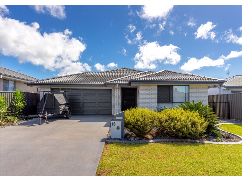 16 Mariner Avenue, Old Bar NSW 2430