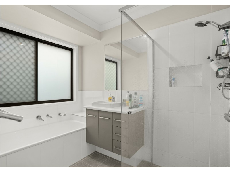 16 Mariner Avenue, Old Bar NSW 2430