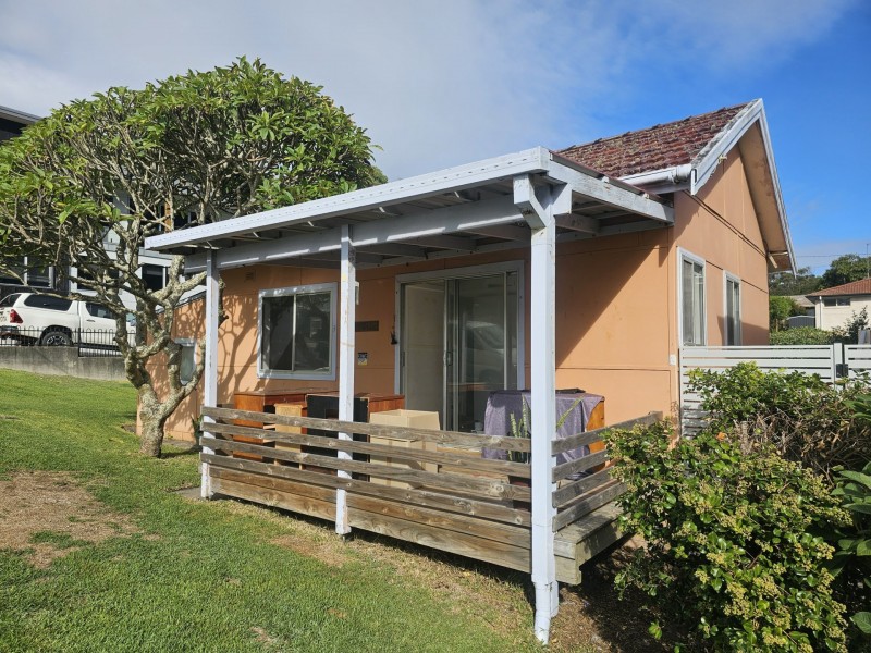 3 Albert Street, Black Head NSW 2430