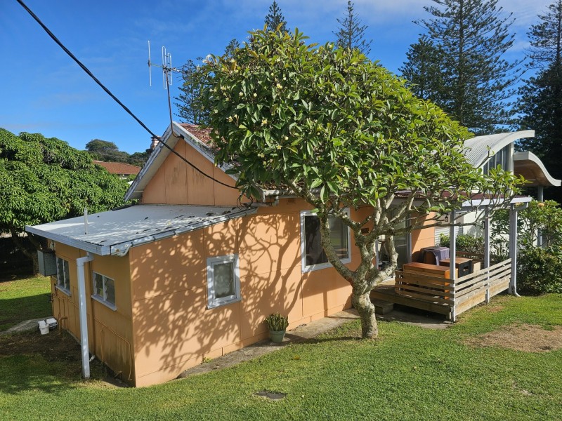 3 Albert Street, Black Head NSW 2430