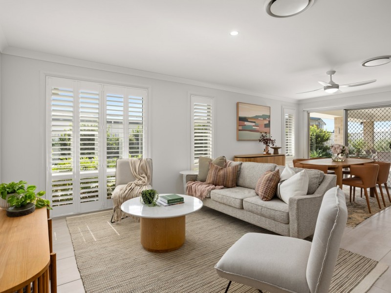 14 Ondaroo Crest, Old Bar NSW 2430