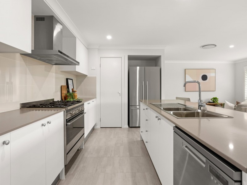 14 Ondaroo Crest, Old Bar NSW 2430