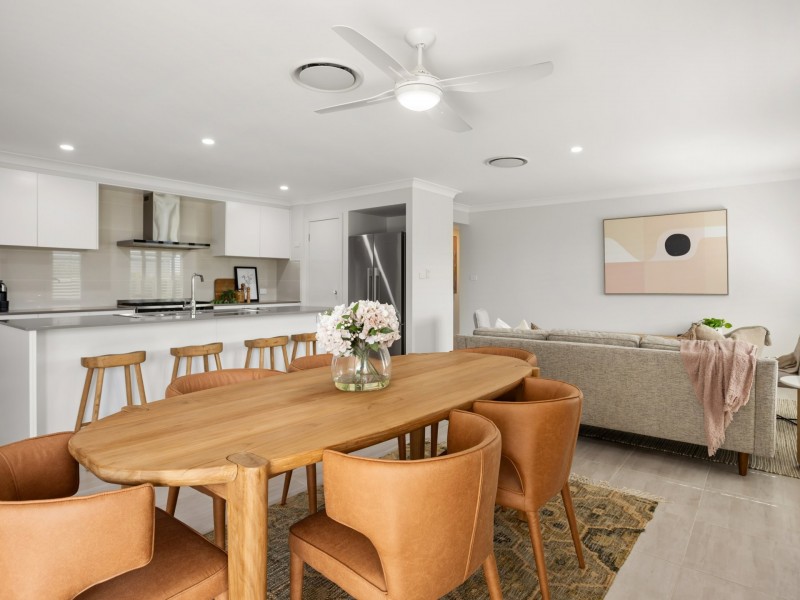 14 Ondaroo Crest, Old Bar NSW 2430