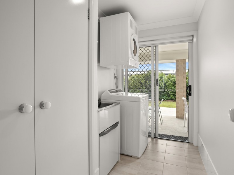 14 Ondaroo Crest, Old Bar NSW 2430