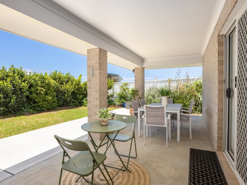 14 Ondaroo Crest, Old Bar NSW 2430