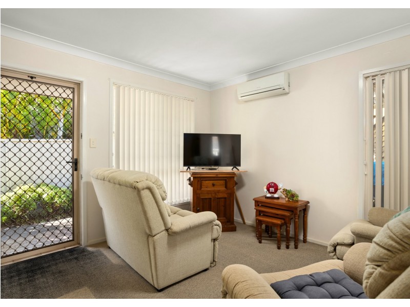 4/8 Bryan Street, Old Bar NSW 2430
