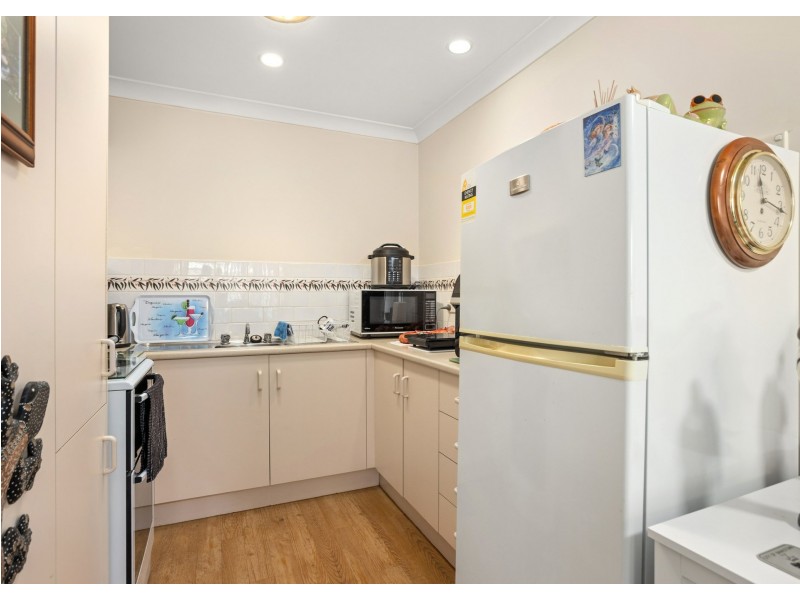 4/8 Bryan Street, Old Bar NSW 2430