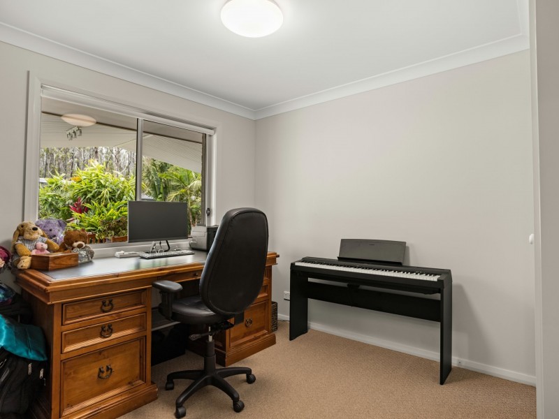 4 Threadfin Court, Old Bar NSW 2430