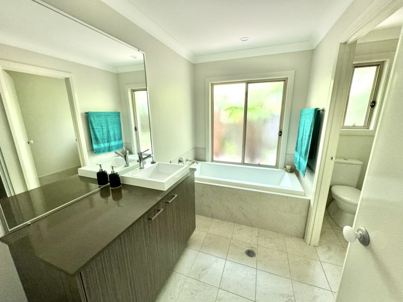 4 Threadfin Court, Old Bar NSW 2430