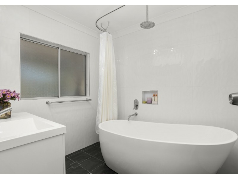 34 Warwiba Road, Old Bar NSW 2430