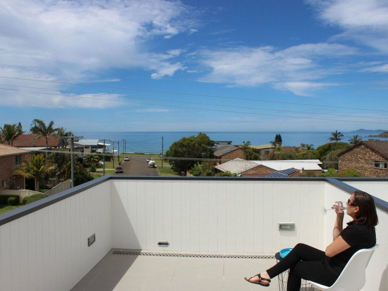 21 Ocean Drive, Wallabi Point NSW 2430