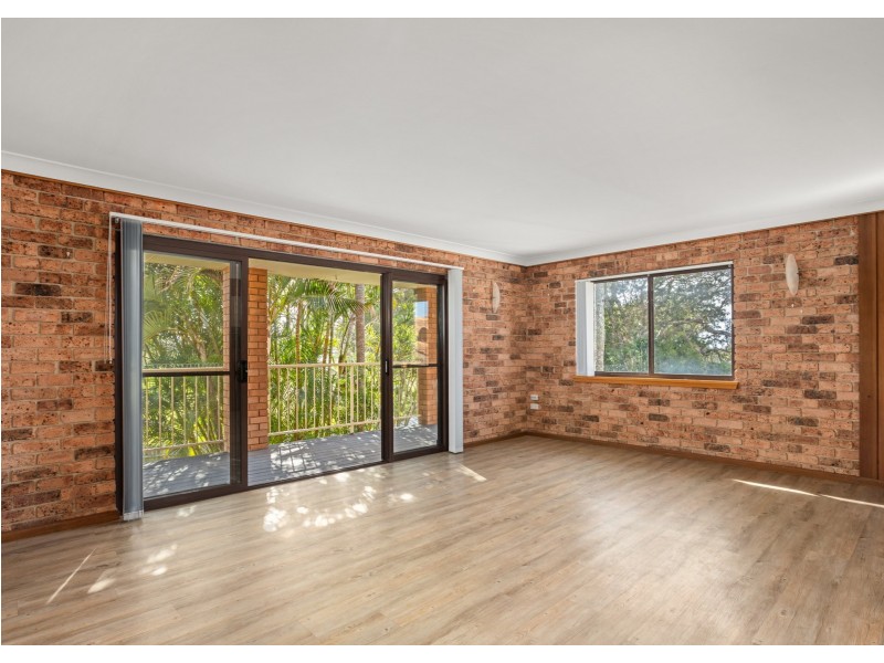 17 Old Bar Road, Old Bar NSW 2430