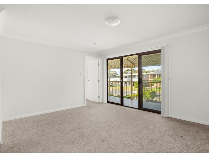 17 Old Bar Road, Old Bar NSW 2430