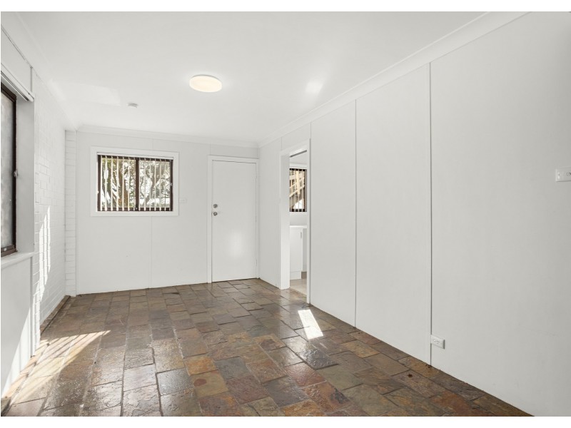 17 Old Bar Road, Old Bar NSW 2430