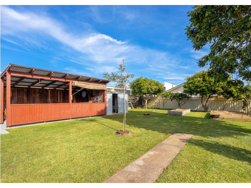 43 Richardson Street, Old Bar NSW 2430