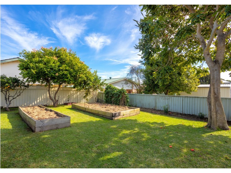 43 Richardson Street, Old Bar NSW 2430