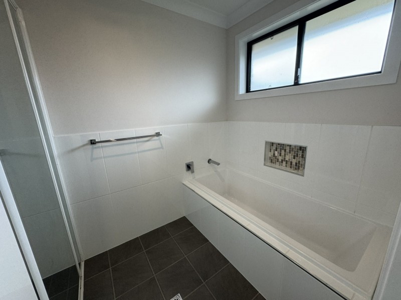 84 Albatross Way, Old Bar NSW 2430