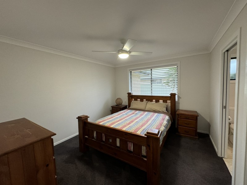 84 Albatross Way, Old Bar NSW 2430