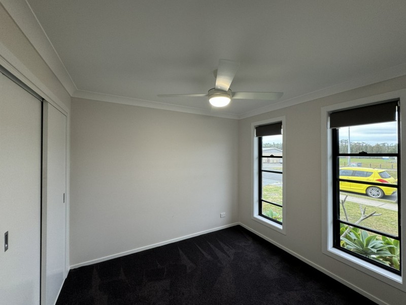 84 Albatross Way, Old Bar NSW 2430