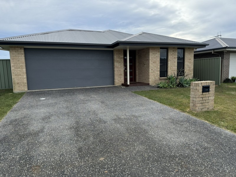 84 Albatross Way, Old Bar NSW 2430